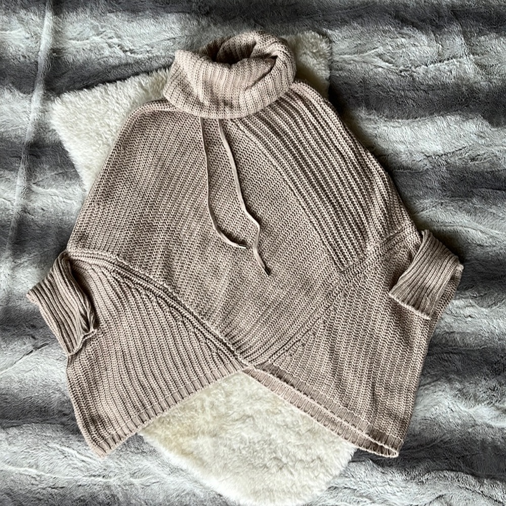 Chelsea & Theodore Cream/Tan Cowl Neck Loose Fitting Sweater